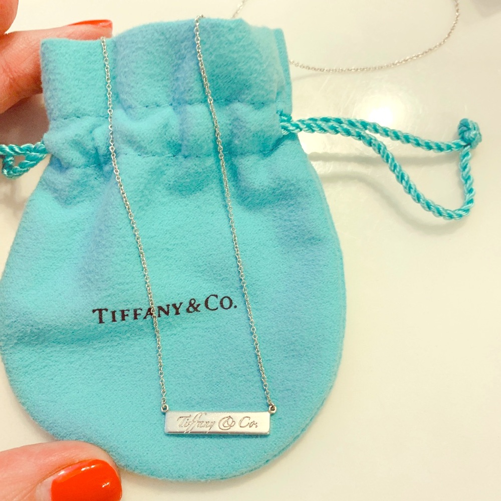 Rare, gorgeous, Tiffany & Company bar necklace.